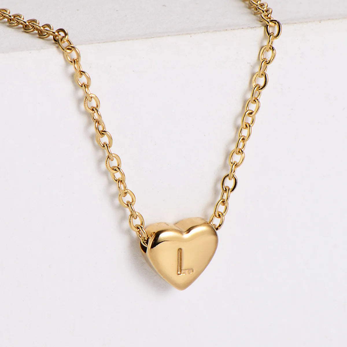 Stainless Steel Plating 18k Gold Exquisite Heart-shaped Letter Pendant Necklace