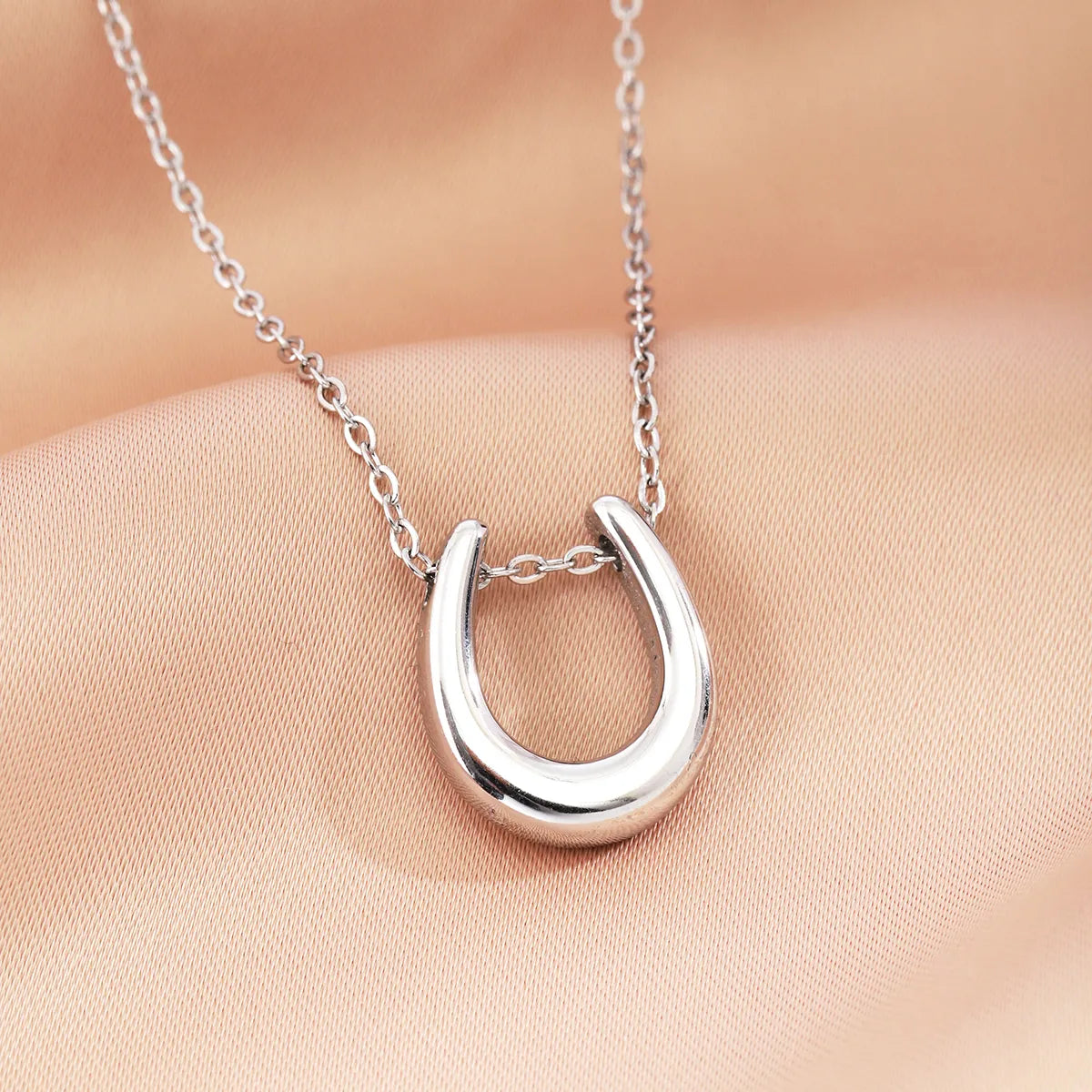 Stainless Steel Simple Style Classic Style U Shape Plating Pendant Necklace