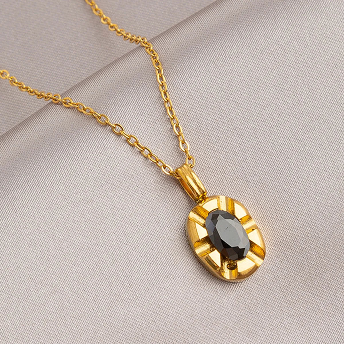 Stainless Steel Simple Style Shiny Oval Inlay Zircon Pendant Necklace