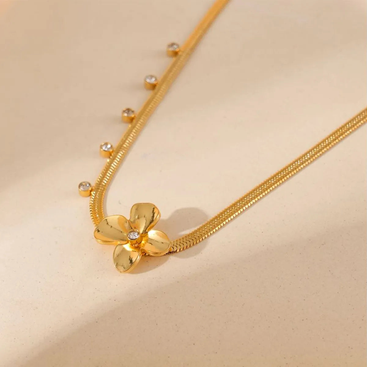 Stainless Steel Titanium Steel Vintage Style Flower Plating Pendant Necklace