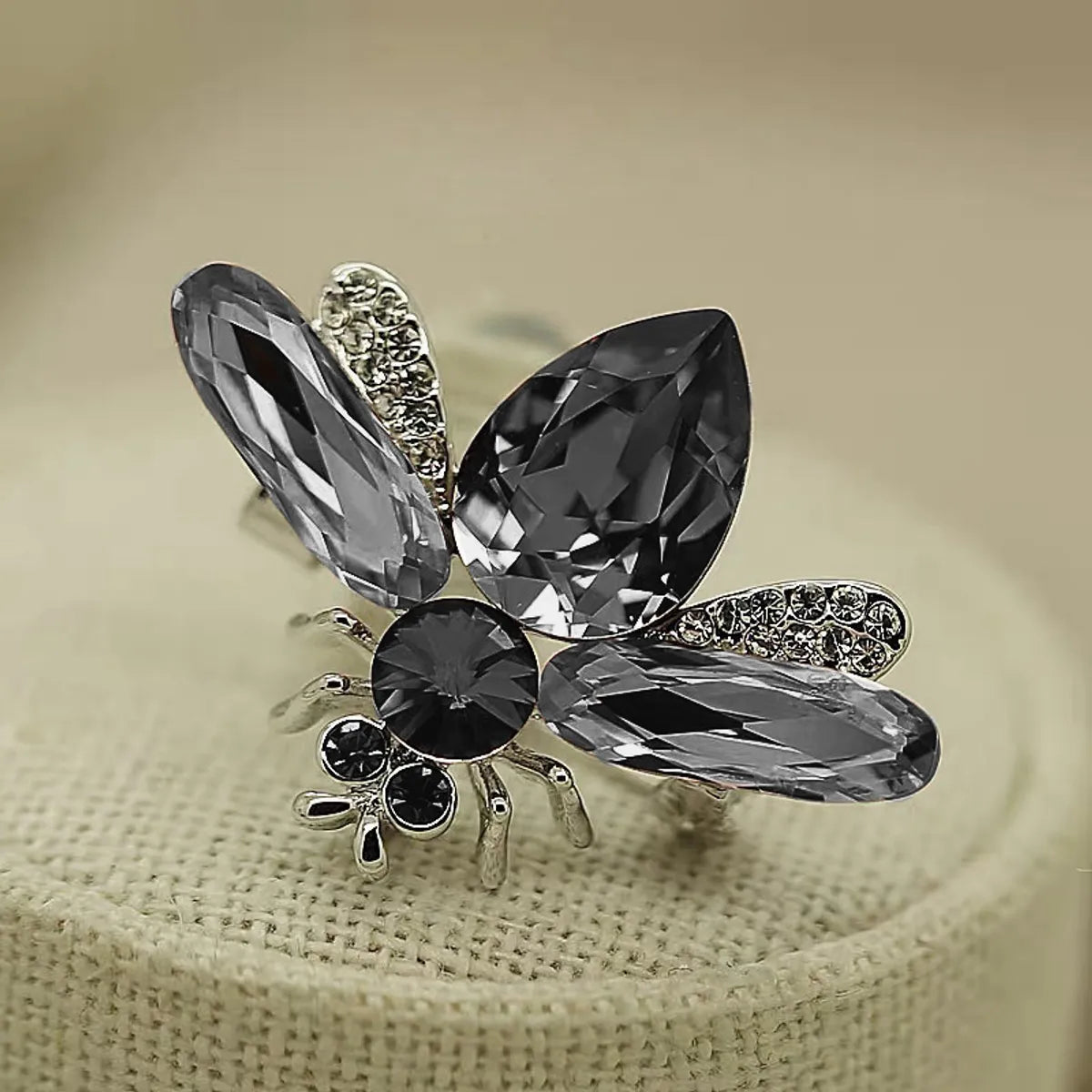 Streetwear Bee Alloy Plating Inlay Rhinestones Women'S Brooches