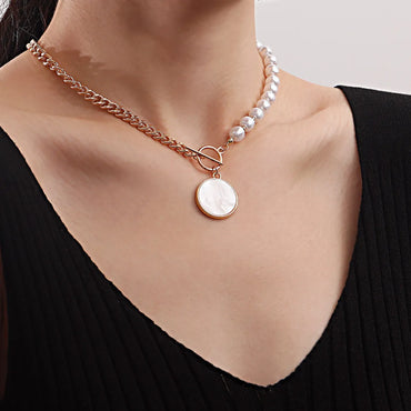 Streetwear Round Imitation Pearl Alloy Plating Inlay Shell Women's Pendant Necklace