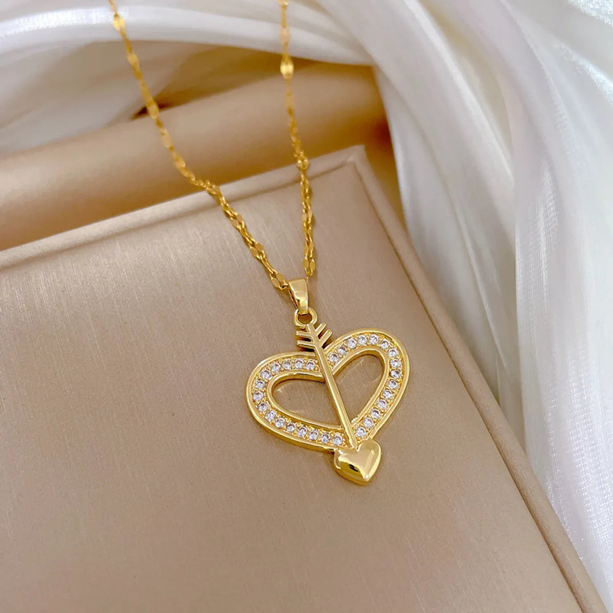 Sweet Bow And Arrow Heart Shape Titanium Steel Copper Plating Inlay Zircon Pendant Necklace