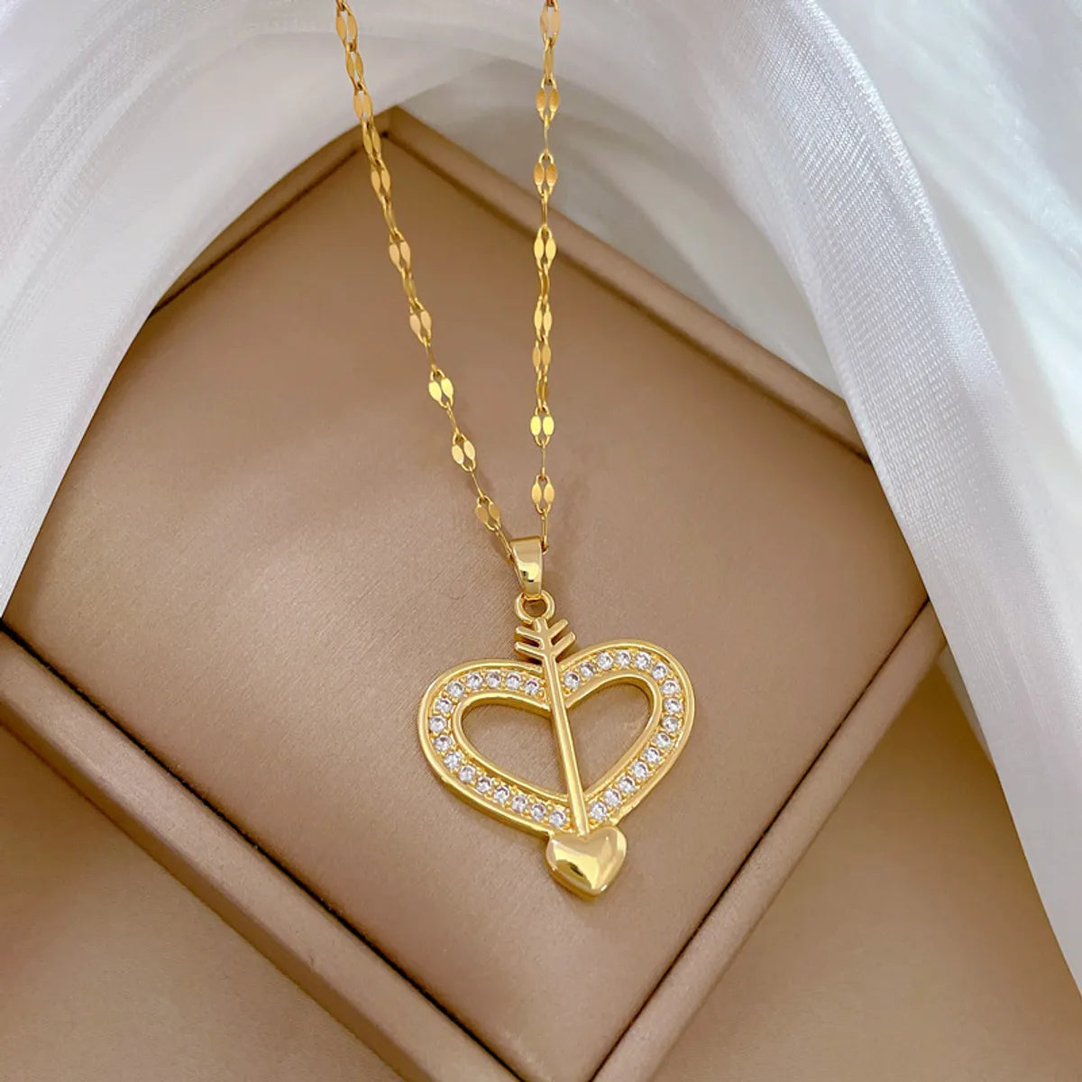 Sweet Bow And Arrow Heart Shape Titanium Steel Copper Plating Inlay Zircon Pendant Necklace