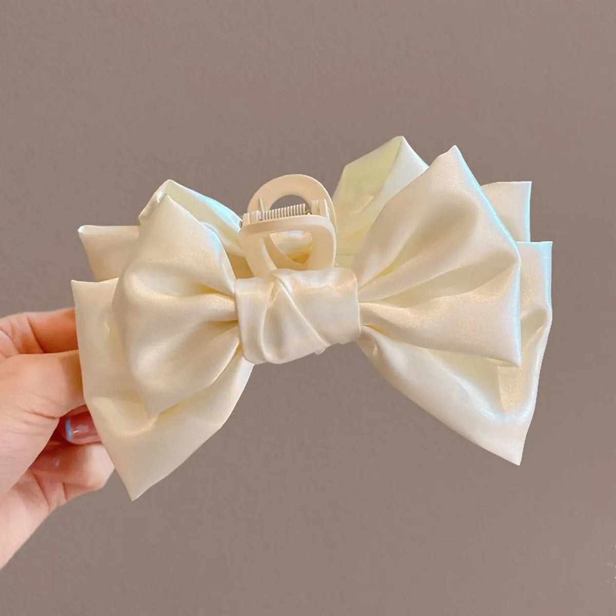 Women'S Sweet Bow Knot Arylic Cloth Hair Claws