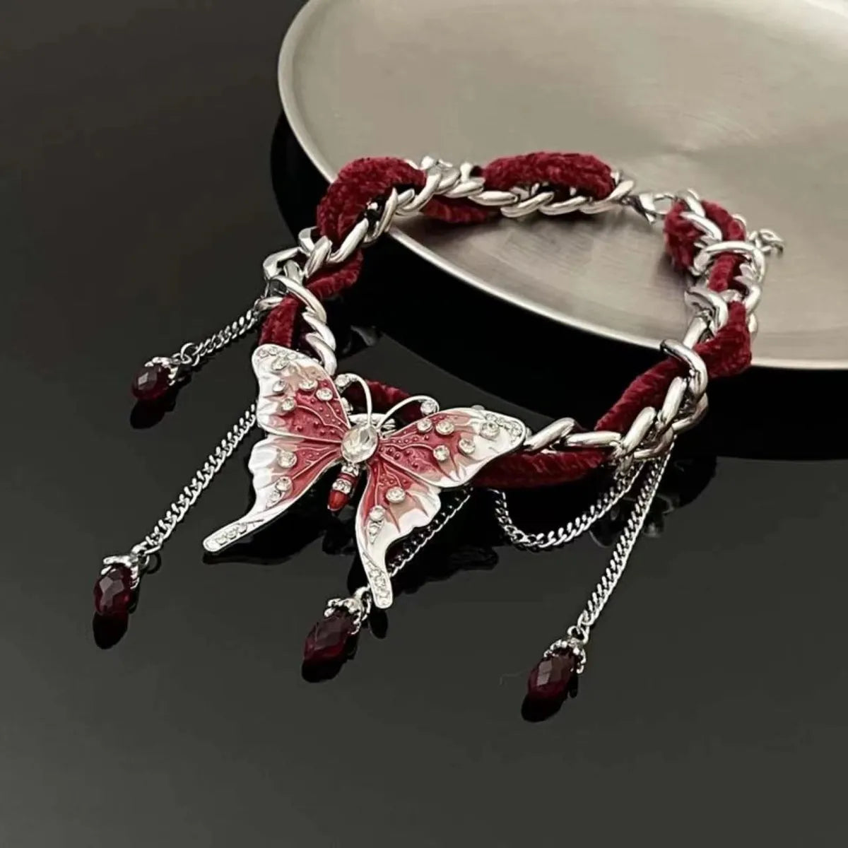 Sweet Cool Style Butterfly Imitation Pearl Alloy Plush Enamel Inlay Artificial Diamond Women's Necklace