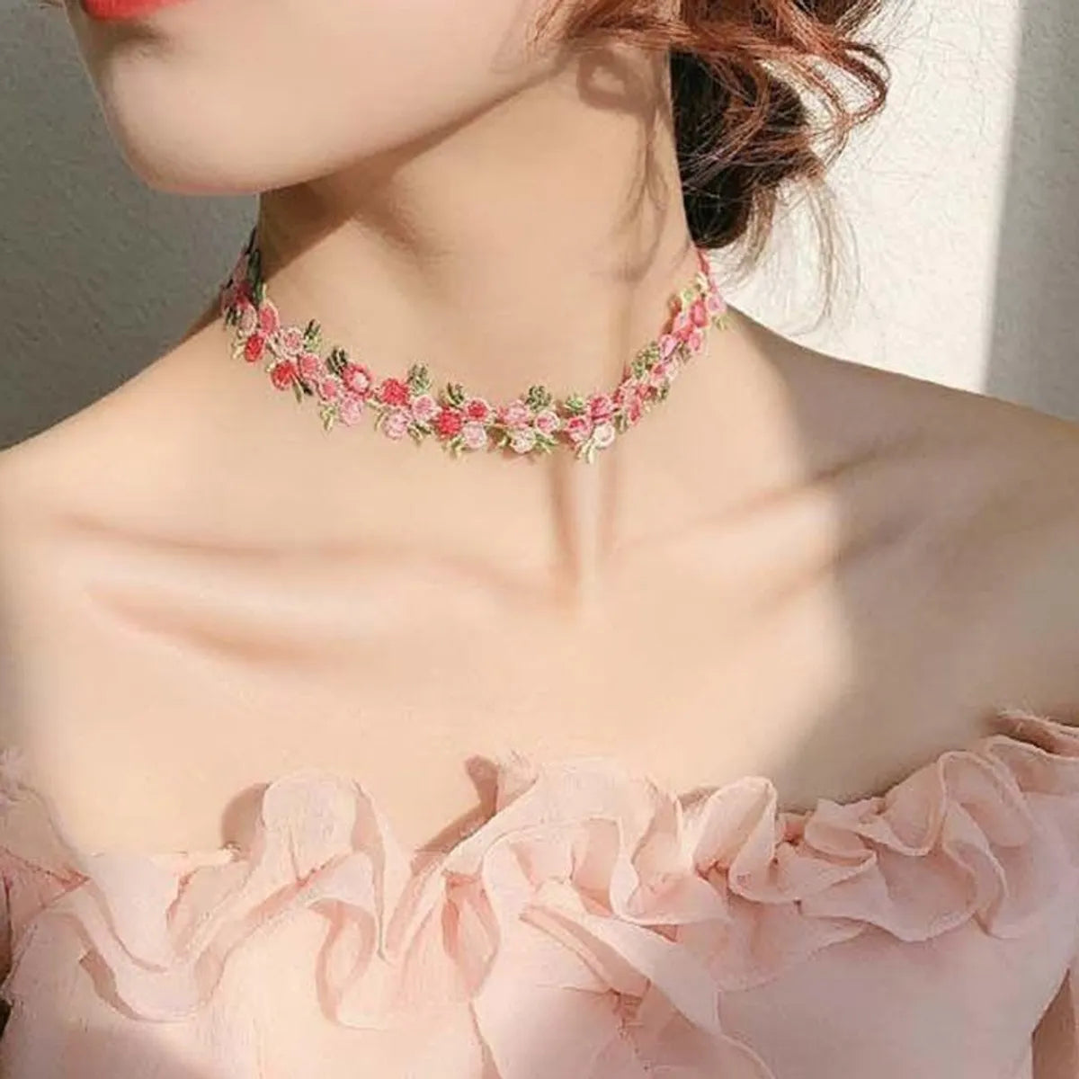 Sweet Daisy Cloth Women's Choker