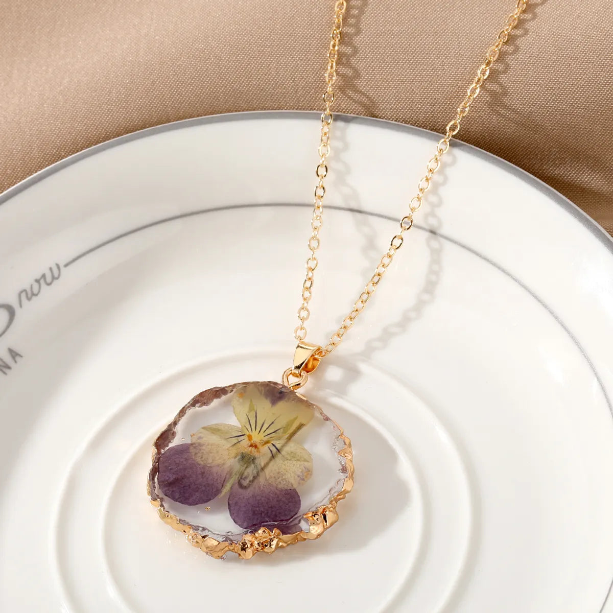 Sweet Flower Plastic Resin Epoxy Women'S Pendant Necklace