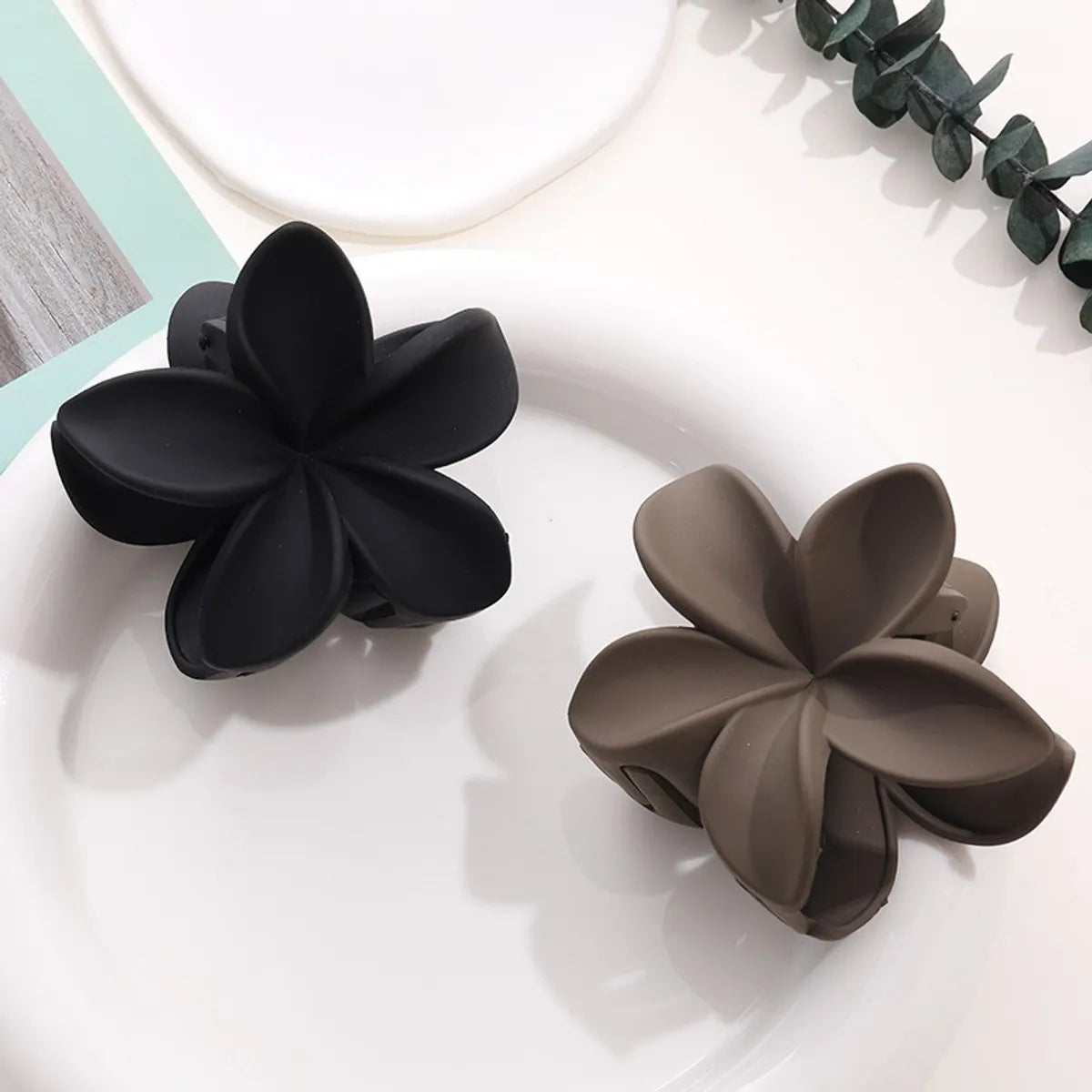 Sweet Flower Plastic Resin Hair Claws