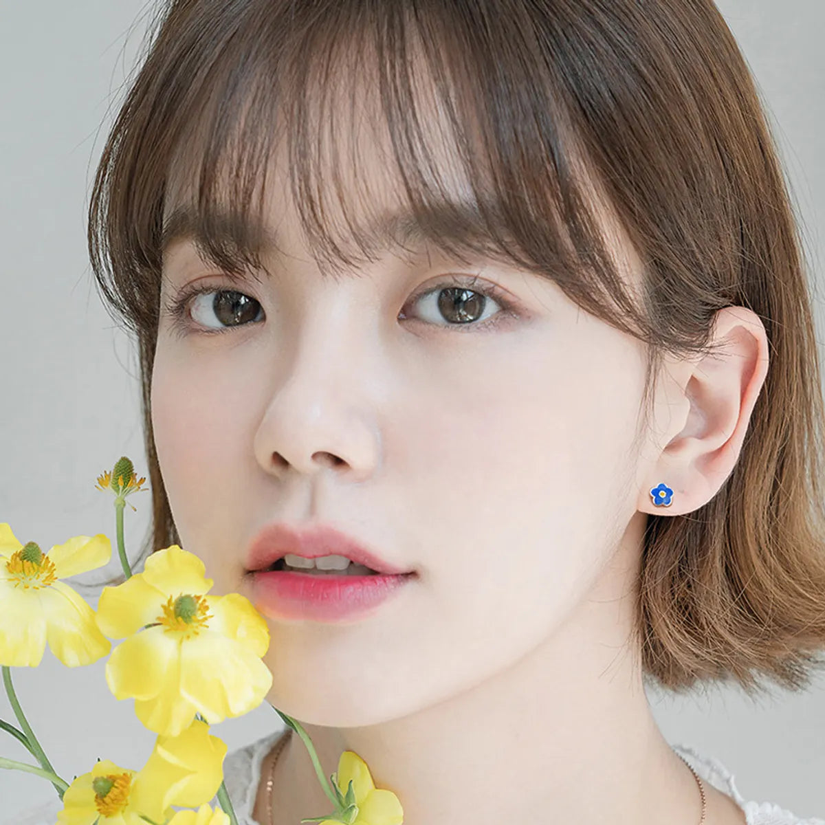 Sweet Flower Silver Enamel Plating Ear Studs 1 Pair