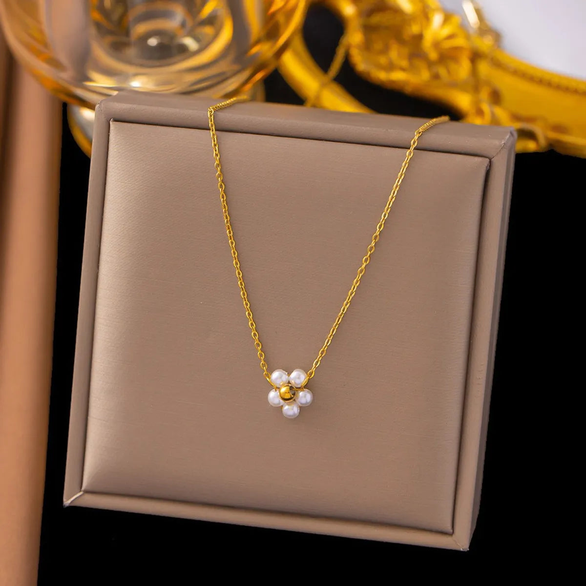 Sweet Flower Titanium Steel Plating Inlay Artificial Pearls Artificial Diamond Shell Pendant Necklace