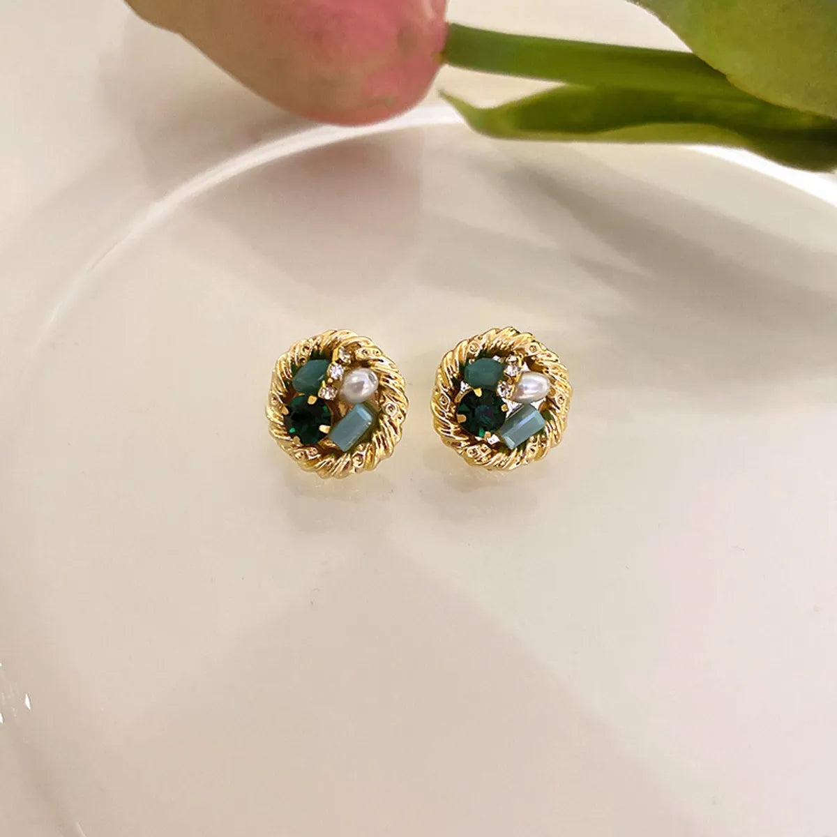 Sweet Heart Shape Flower Alloy Enamel Women'S Earrings Ear Studs