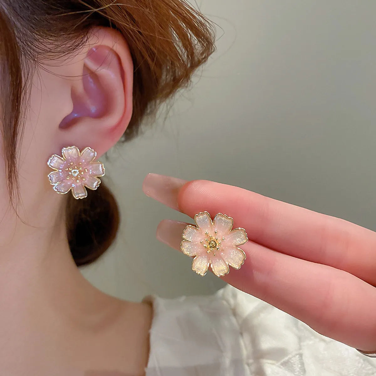 Sweet Heart Shape Flower Alloy Enamel Women'S Earrings Ear Studs