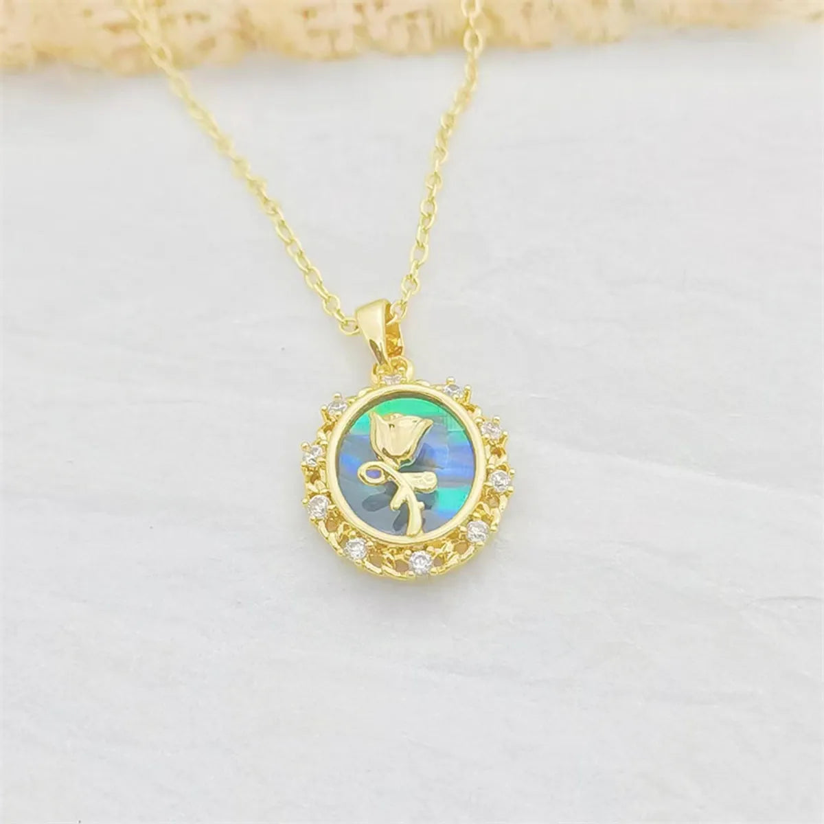 Sweet Heart Shape Flower Bow Knot Copper Plating Inlay Artificial Pearls Shell Zircon 18k Gold Plated Pendant Necklace