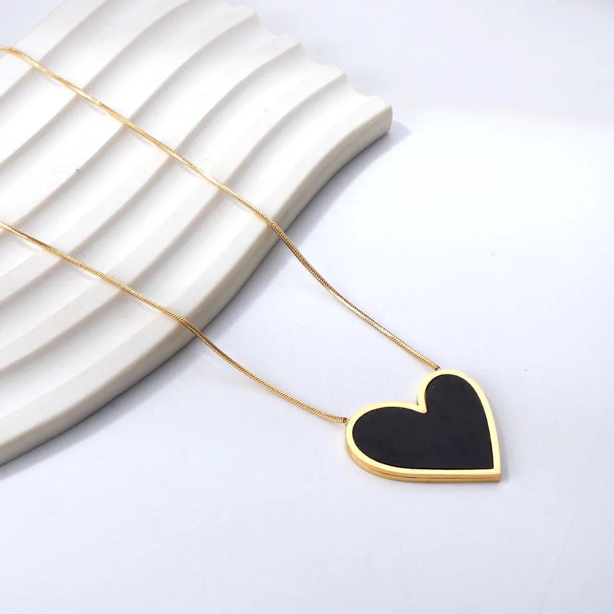 Sweet Heart Shape Stainless Steel Titanium Steel Plating Inlay Shell Necklace