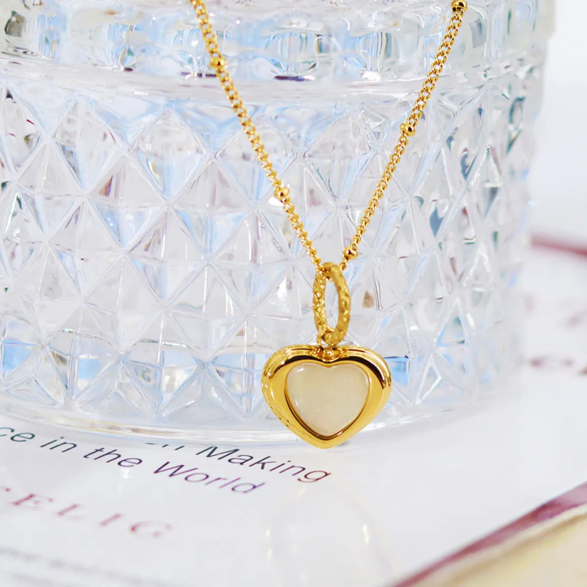 Sweet Heart Shape Titanium Steel Plating Inlay Shell 18k Gold Plated Pendant Necklace