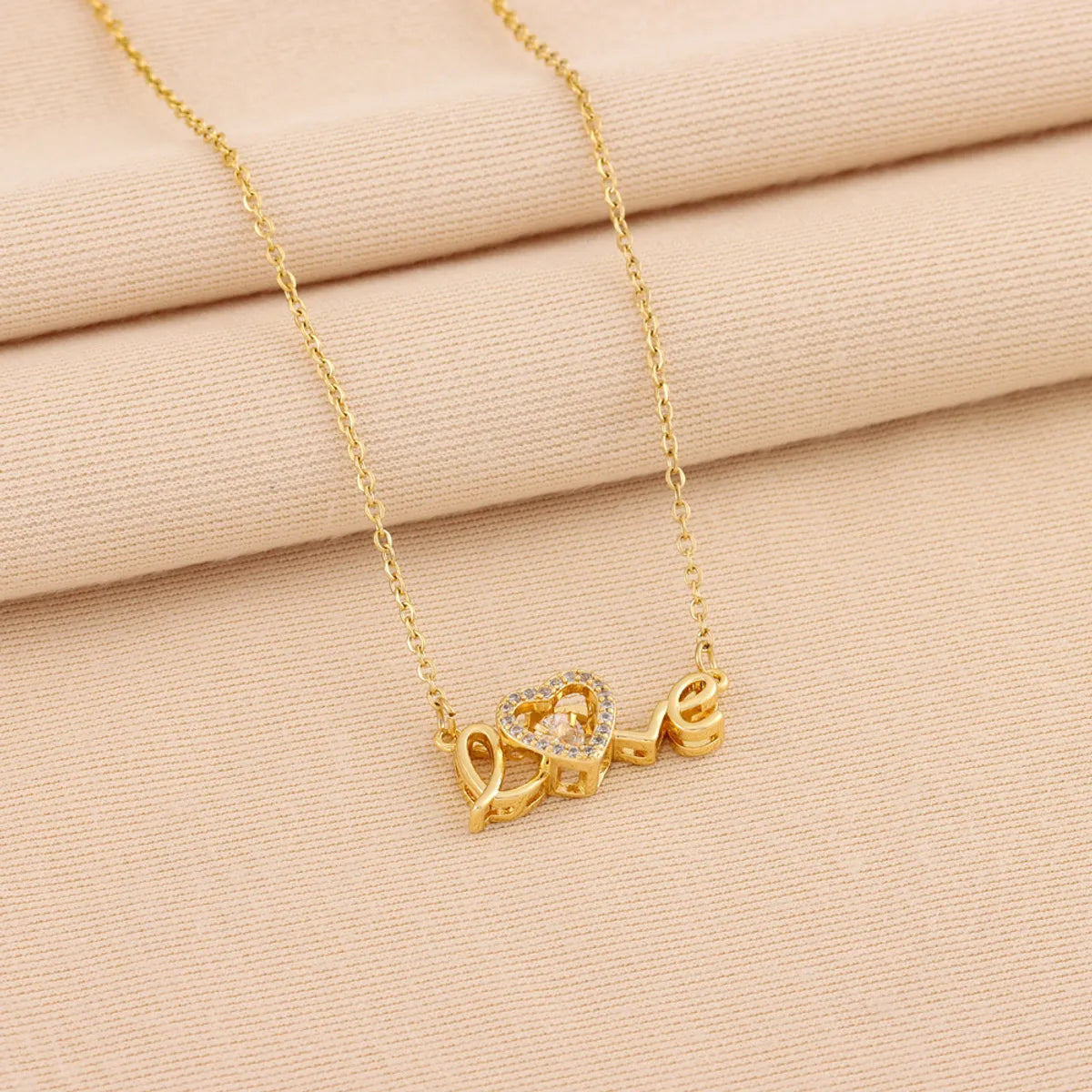 Sweet Love Heart Shape Titanium Steel Plating Hollow Out Inlay Zircon 18k Gold Plated Necklace