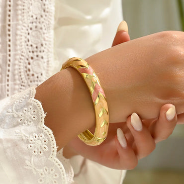 Sweet Pastoral Color Block Zinc Alloy Printing Stripe 18K Gold Plated Women's Bangle