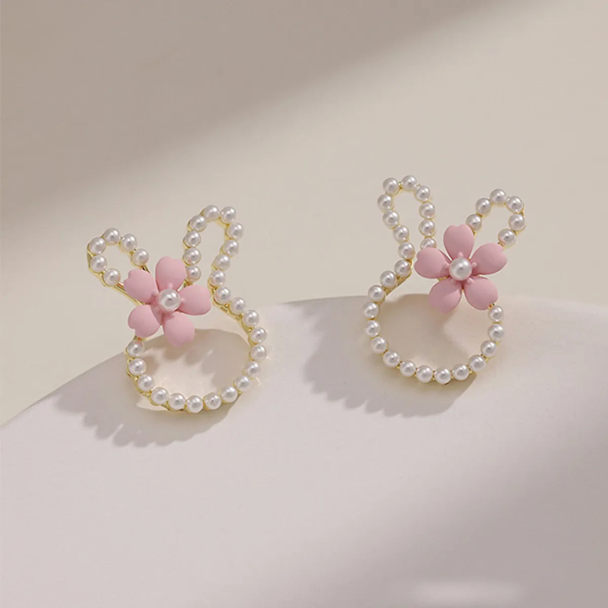 Sweet Rabbit Alloy Inlay Pearl Women's Ear Studs 1 Pair