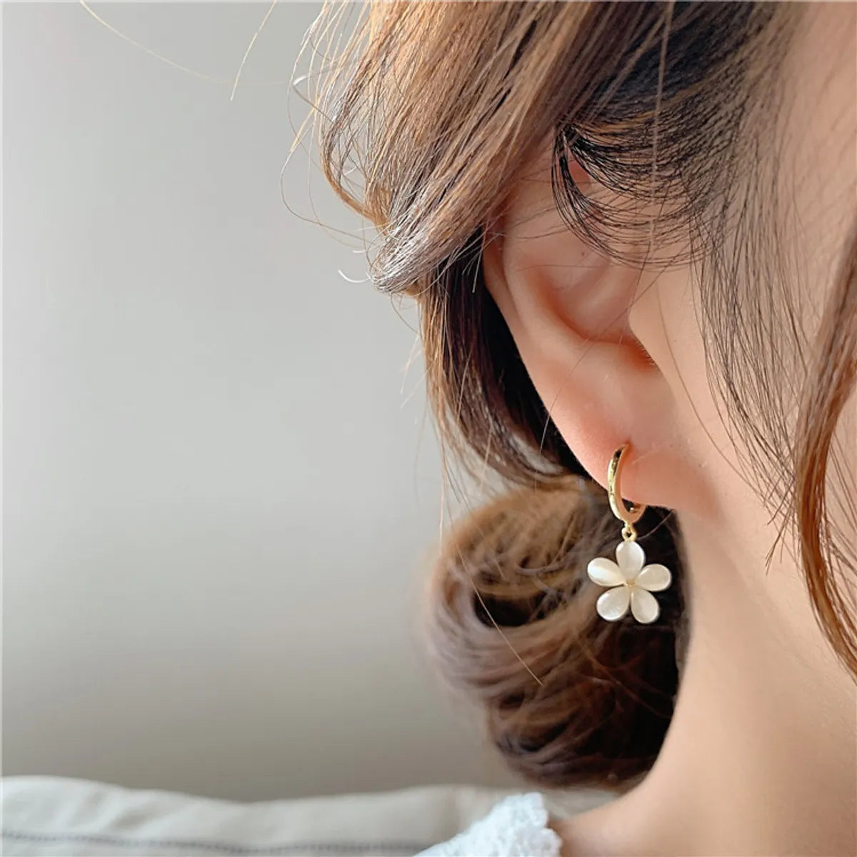 Sweet Rhinestone Opal Flower Earrings European And American Fashion Small Simple And Elegant Earrings