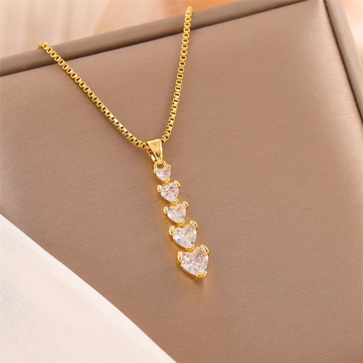 Stainless Steel 18K Gold Plated Sweet Plating Inlay Round Oval Heart Shape Artificial Diamond Pendant Necklace