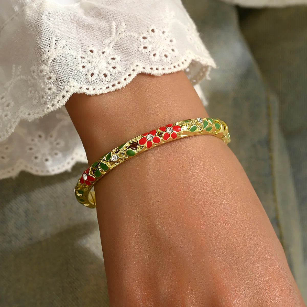 Sweet Simple Style Floral Zinc Alloy Plating 18K Gold Plated Women's Bangle