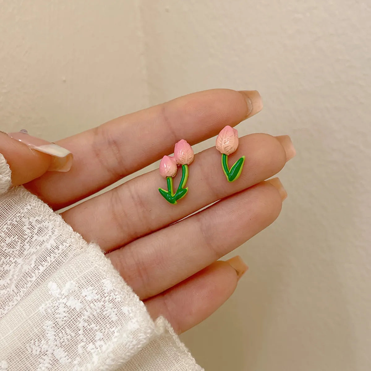 Sweet Simple Style Flower Alloy Asymmetrical Enamel Women's Ear Studs