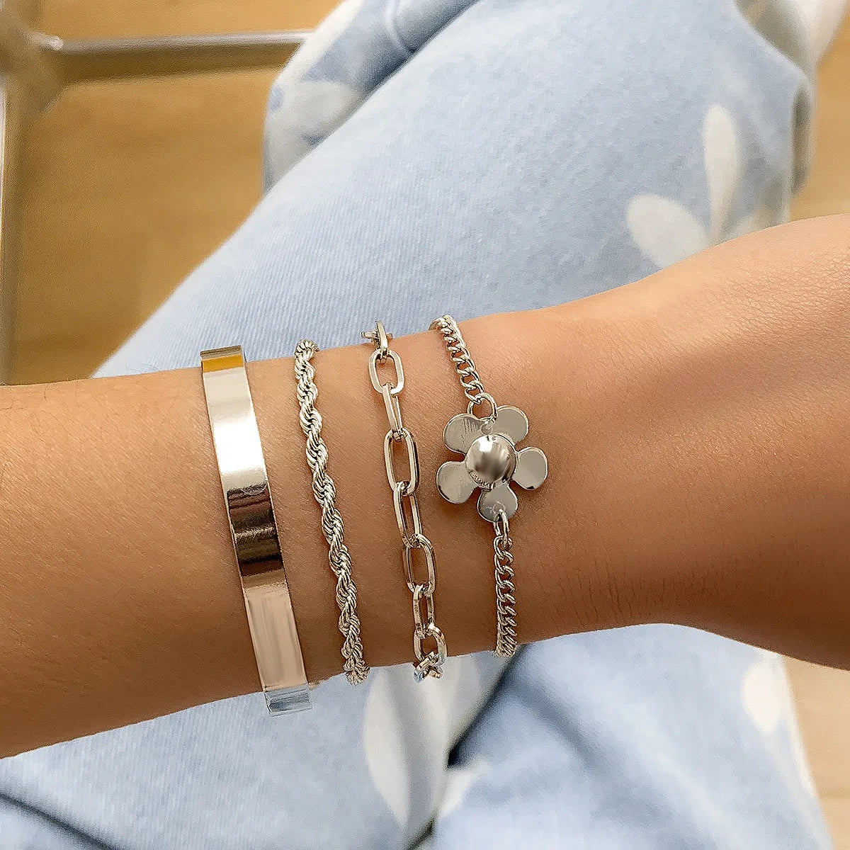 Sweet Simple Style Flower Metal Wholesale Bracelets