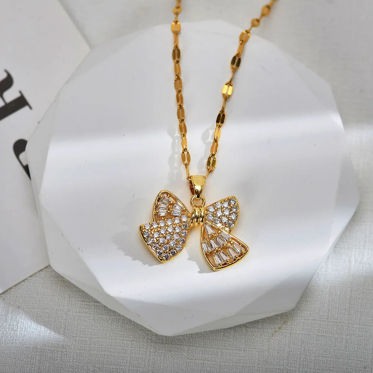 Wholesale Jewelry Sweet Wings Bow Knot Titanium Steel Copper Zircon Gold Plated Inlay Pendant Necklace