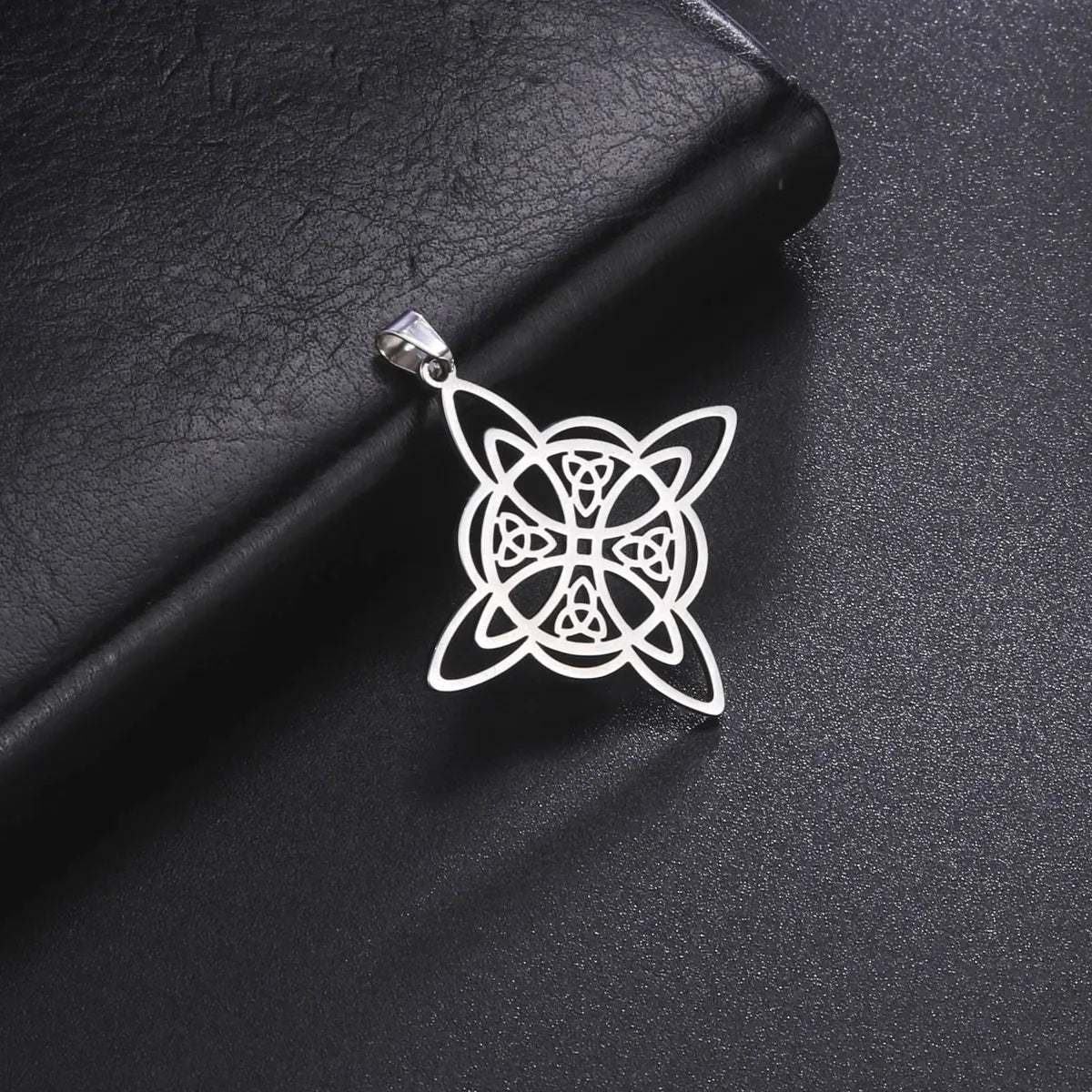 Simple Style Witch Knot Solid Color Stainless Steel Plating Hollow Out Charms