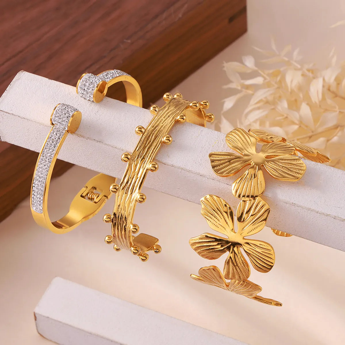 Basic Modern Style Classic Style Flower Petal Titanium Steel 18K Gold Plated Rhinestones Bangle In Bulk