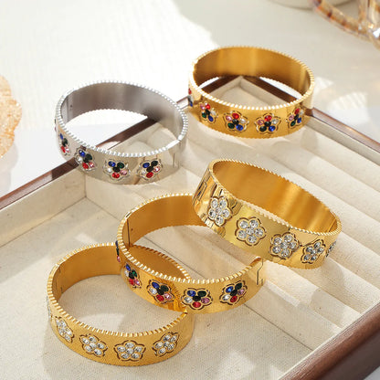 Titanium Steel 18K Gold Plated Casual Elegant Simple Style Flower Hollow Out Inlay Rhinestones Bangle