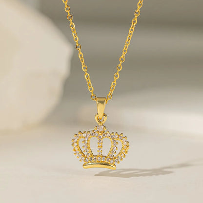 Titanium Steel 18K Gold Plated Casual Simple Style Commute Crown Feather Flower Inlay Artificial Rhinestones Pendant Necklace