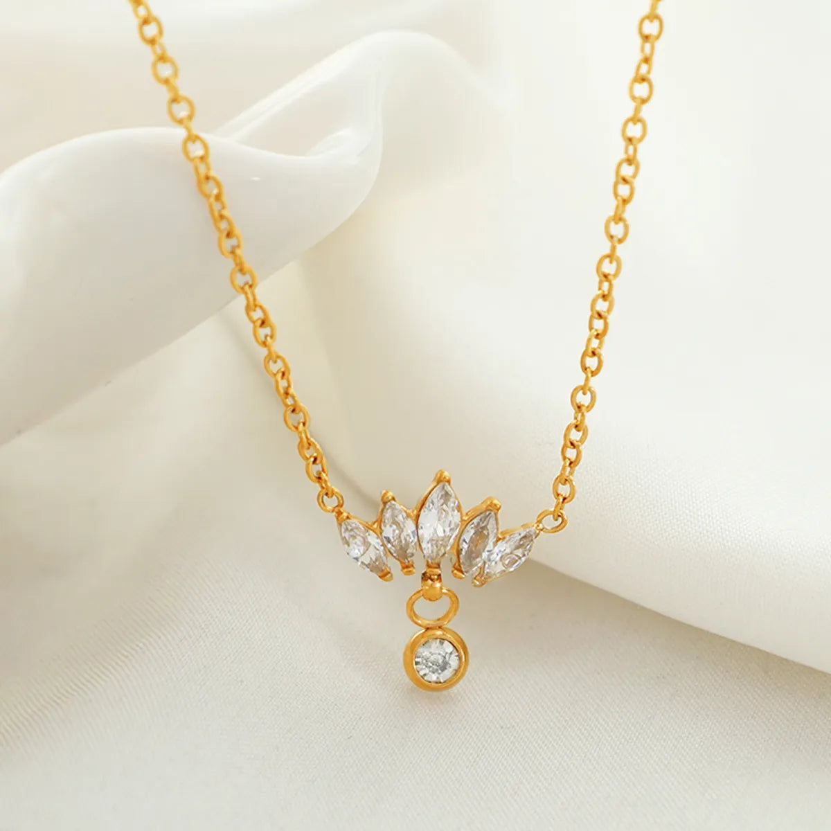 Titanium Steel 18K Gold Plated Elegant Shiny Crown Inlay Rhinestones Pendant Necklace