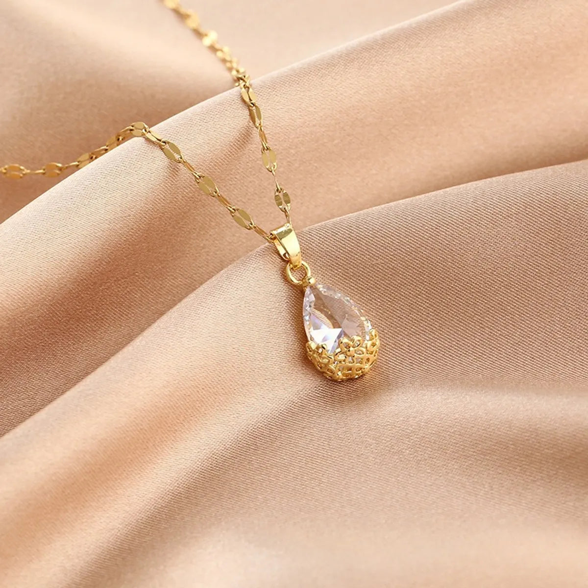 Copper Titanium Steel 18K Gold Plated Simple Style Inlay Water Droplets Zircon Pendant Necklace