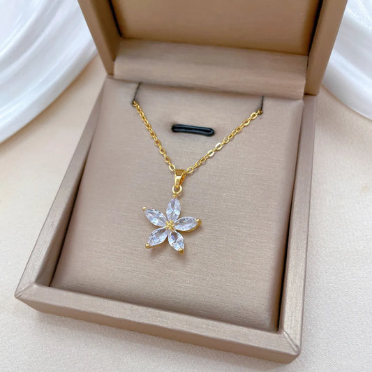 Titanium Steel Copper Elegant Sweet Inlay Flower Zircon Pendant Necklace