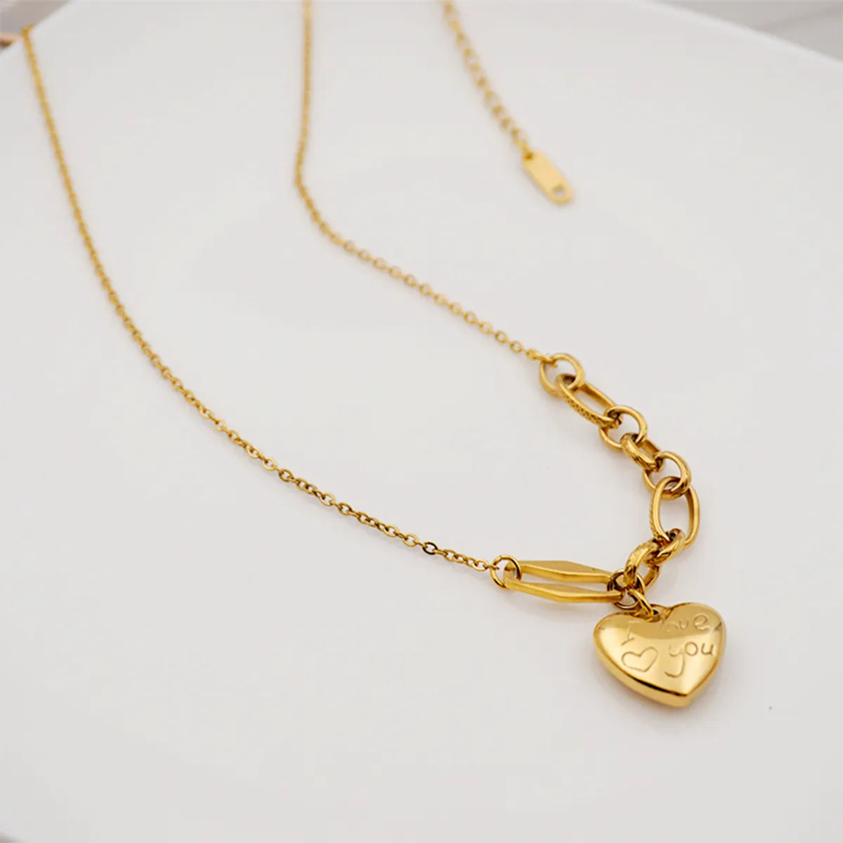 Titanium Steel Gold Plated Simple Style Heart Shape Sweater Chain Necklace