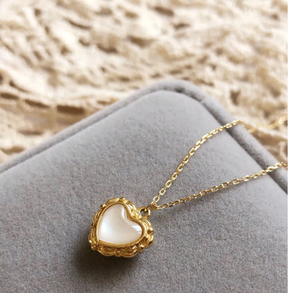 Heart Titanium Steel Inlaid Shell Inlaid Gold Necklace