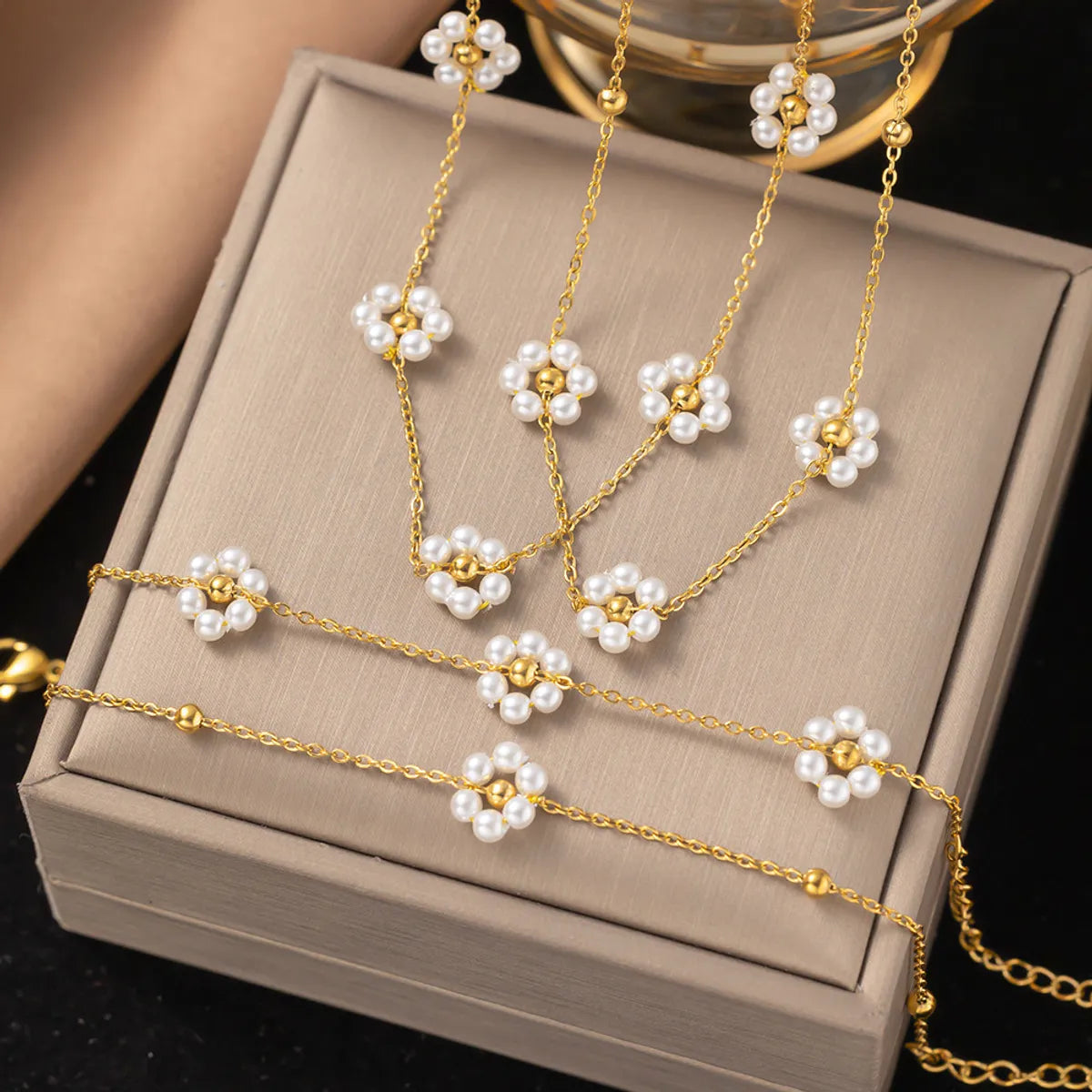 Titanium Steel Simple Style Classic Style Inlay Flower Pearl Bracelets Necklace