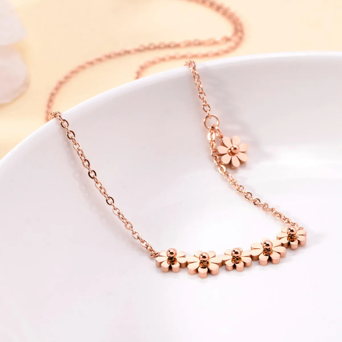 Titanium Steel Simple Style Flower Plating Necklace