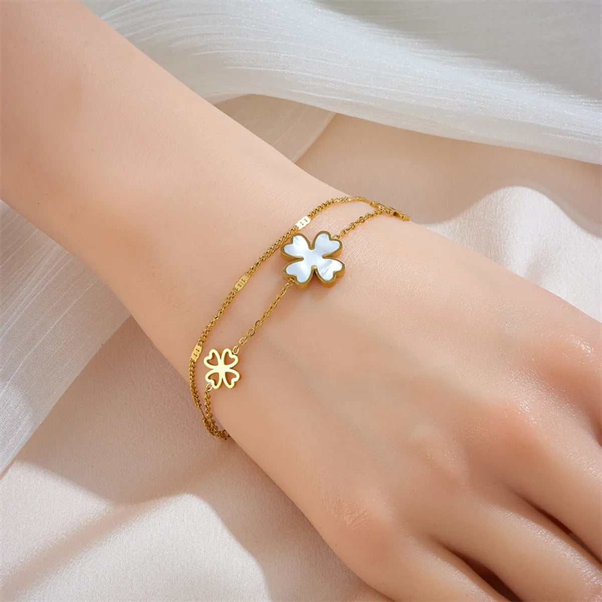 Titanium Steel 18K Gold Plated Sweet Simple Style Number Daisy Acrylic Bracelets Earrings Necklace