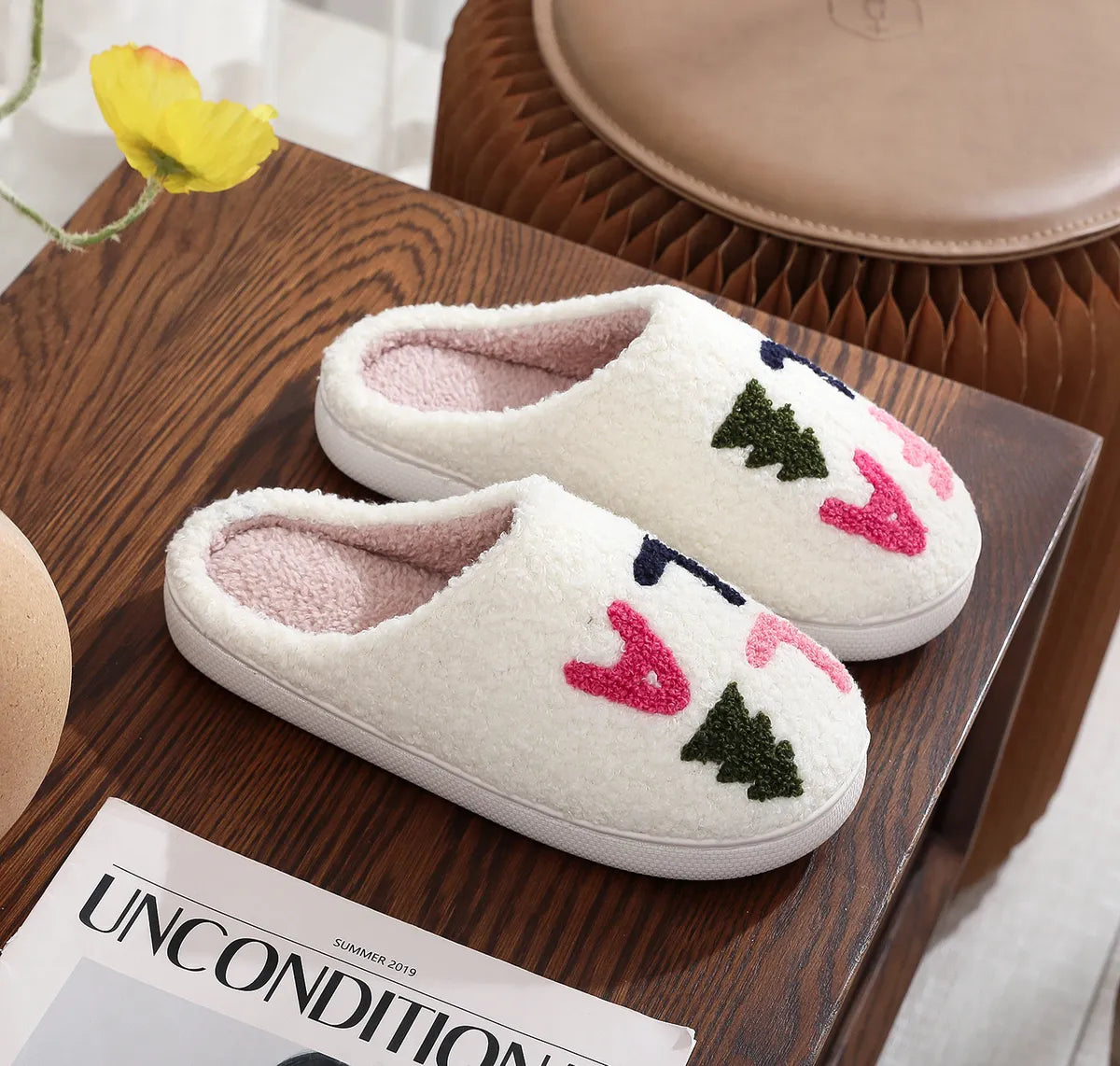 Unisex Casual Cartoon Round Toe Plush Slippers