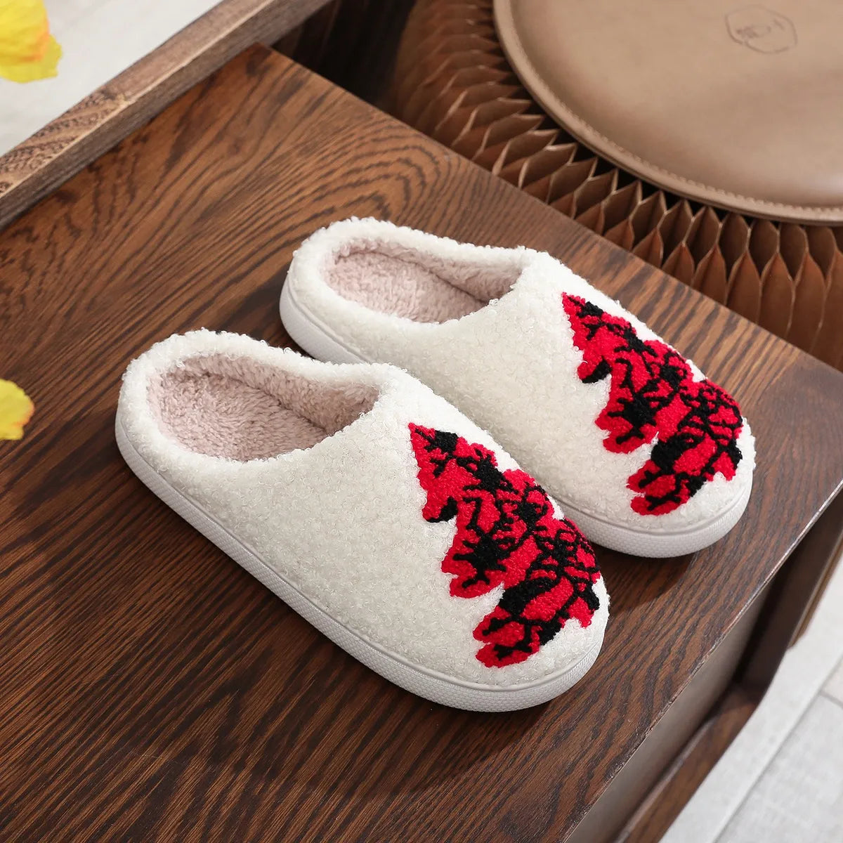 Unisex Casual Cartoon Round Toe Plush Slippers