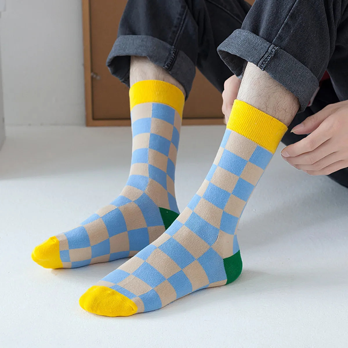 Unisex Casual Color Block Checkered Nylon Cotton Jacquard Crew Socks A Pair