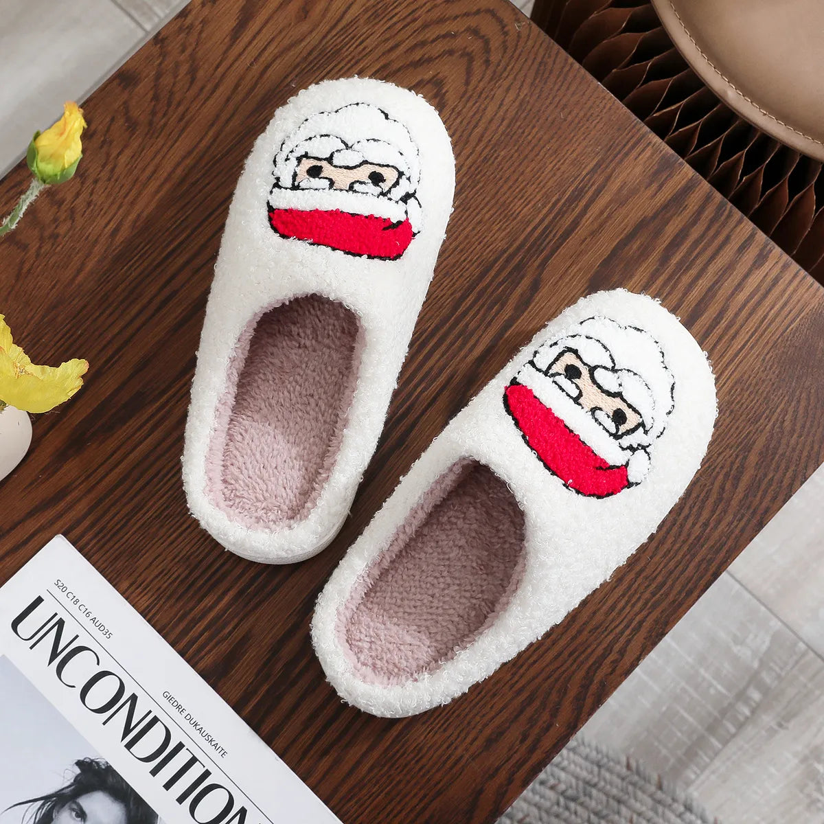 Unisex Vacation Cartoon Round Toe Cotton Slippers