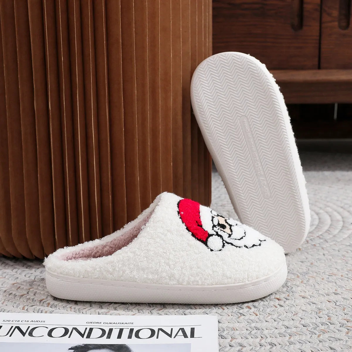 Unisex Vacation Cartoon Round Toe Cotton Slippers