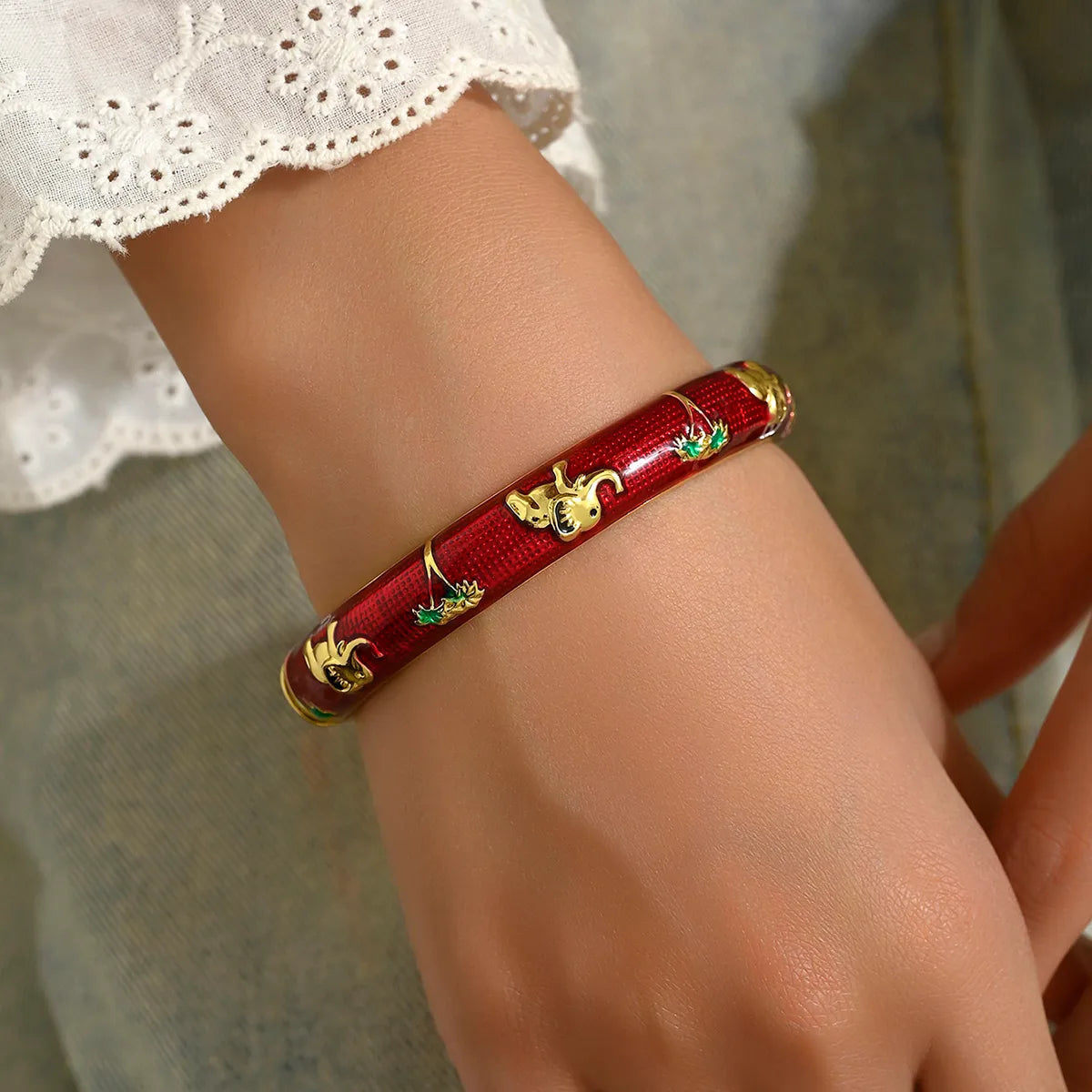 Vacation Tropical Tree Elephant Zinc Alloy 18K Gold Plated Women's Bangle