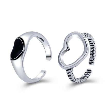 Vintage Black Heart-shaped Hollowed Dripping Oil Alloy Ring Two-piece Set Wholesale