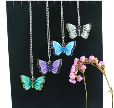 Vintage Insect Oil Dripping Painted Diamond Butterfly Shaped Pendant Necklace