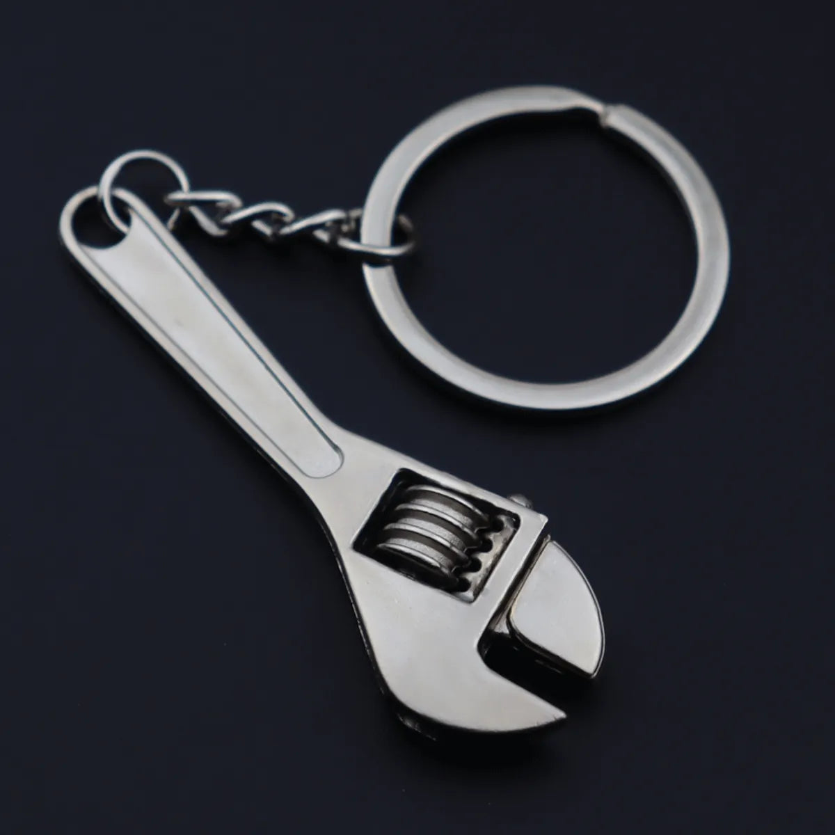 Vintage Style Adjustable Wrench Zinc Alloy Men'S Keychain